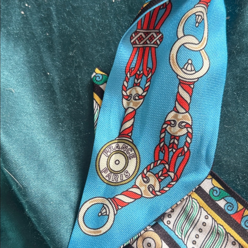 100% silk. Made in France. High quality scarf bracelet. With gold heart pendant! - Picture 9 of 16